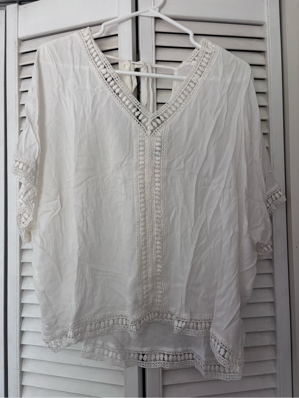 New Look White Lace-Trim V-Neck Tunic